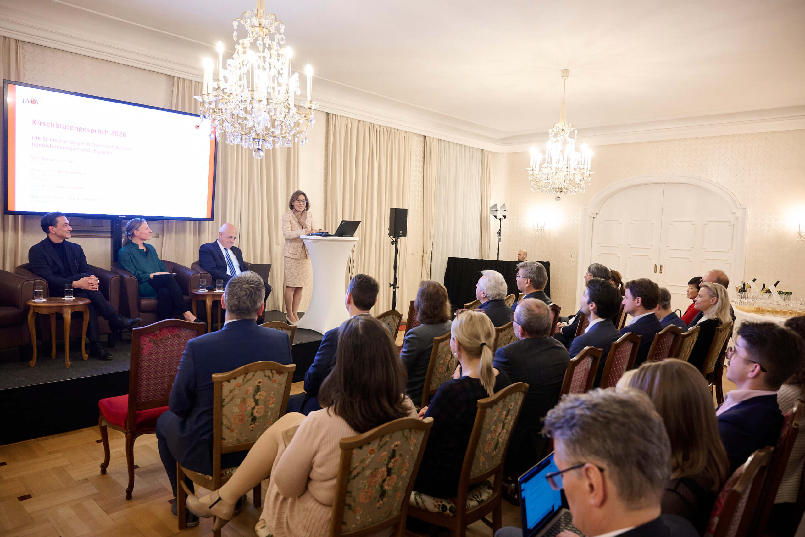 j-pharm-kirschbluetengespraeche-5