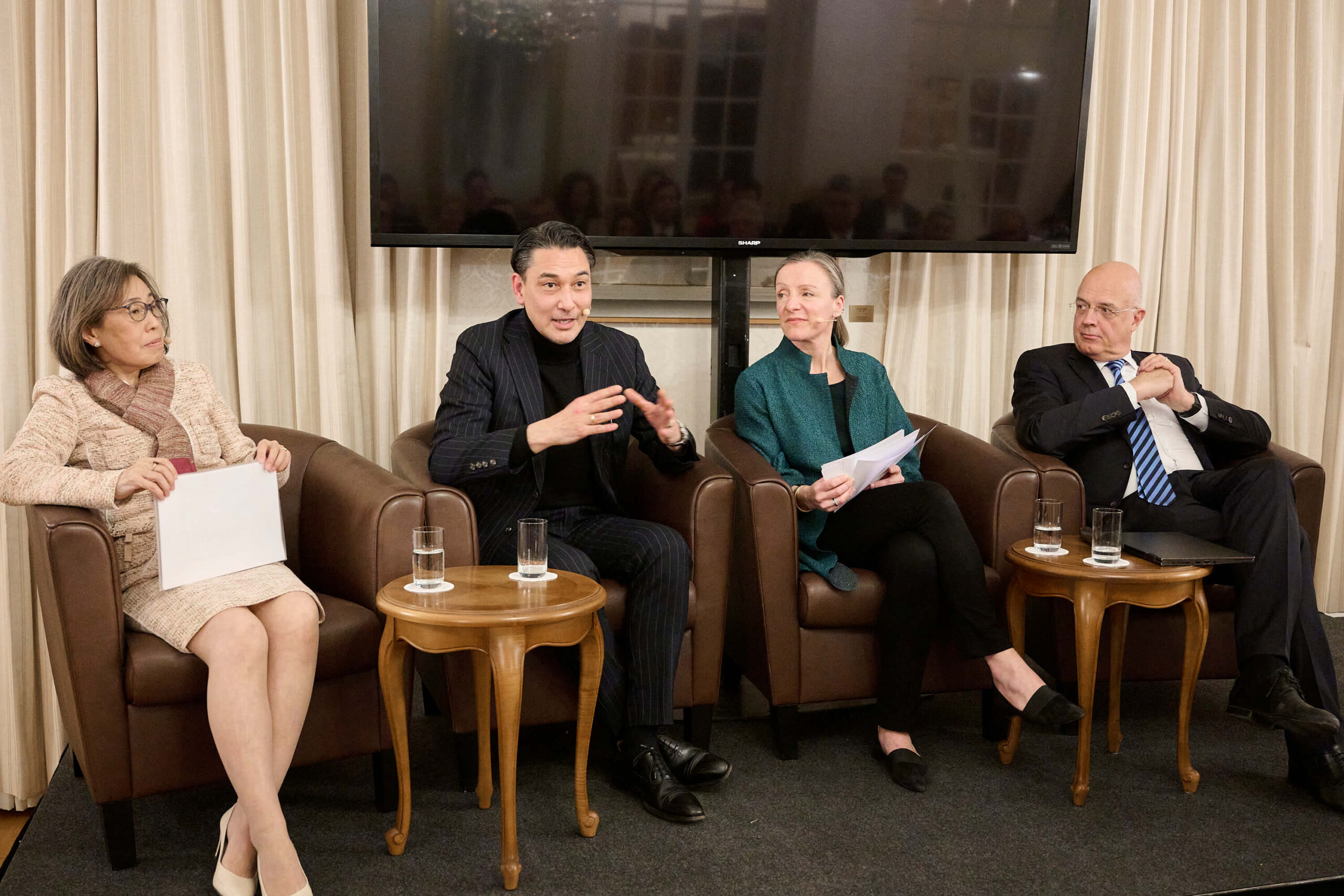 j-pharm-kirschbluetengespraeche-6